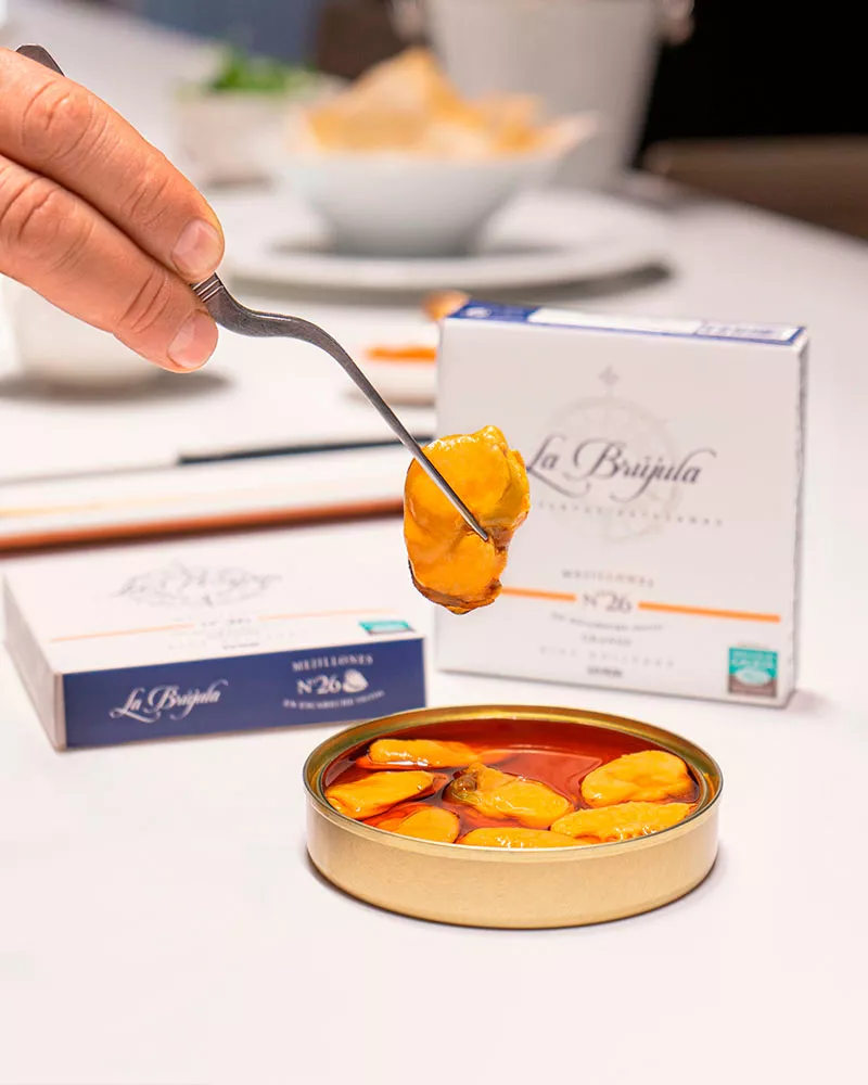 La Brújula Mejillones en Escabeche Frito 6 8 piezas, emplatado