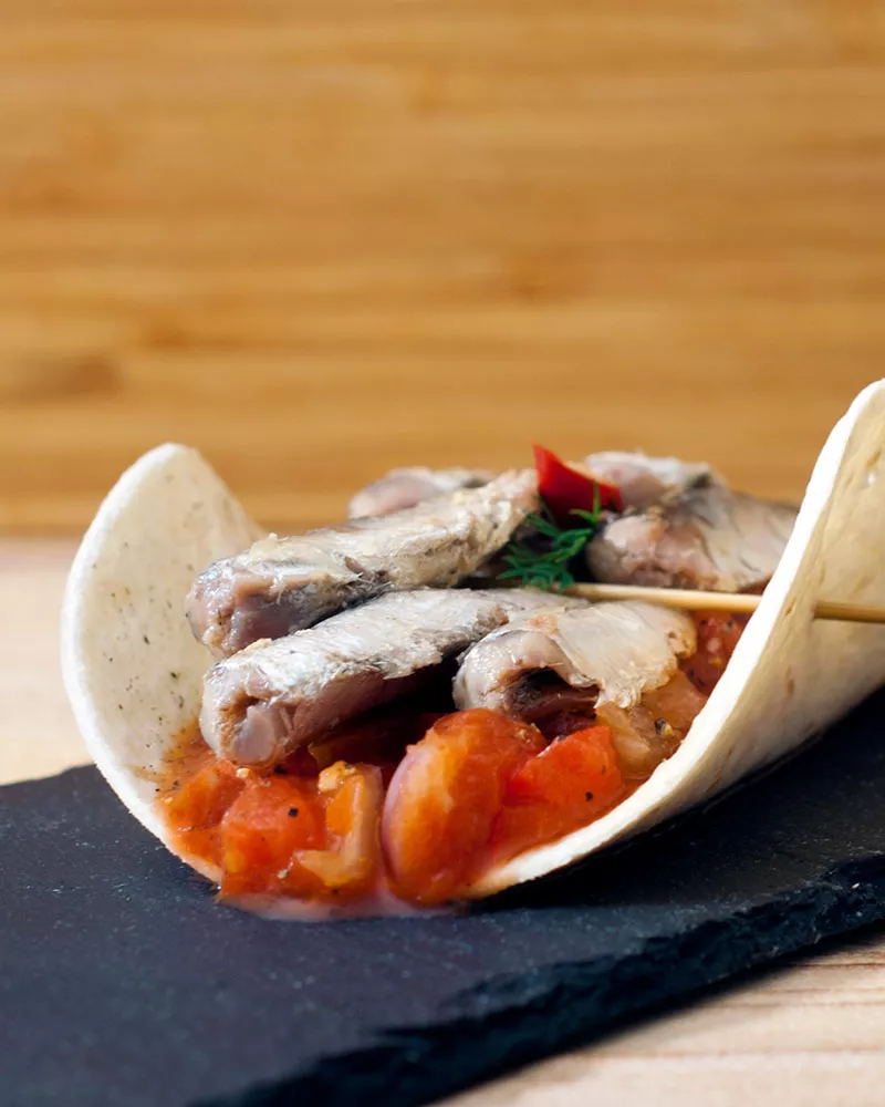 Ramon Pena Sardinas en Aceite de Oliva Picante 20 25 piezas, emplatado