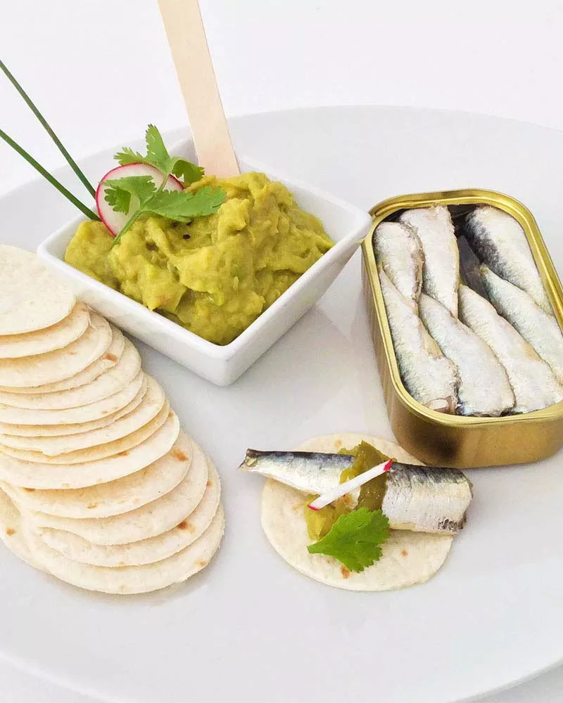 Ramon Pena Sardinas en Aceite de Oliva Picante 12 16 piezas, emplatado